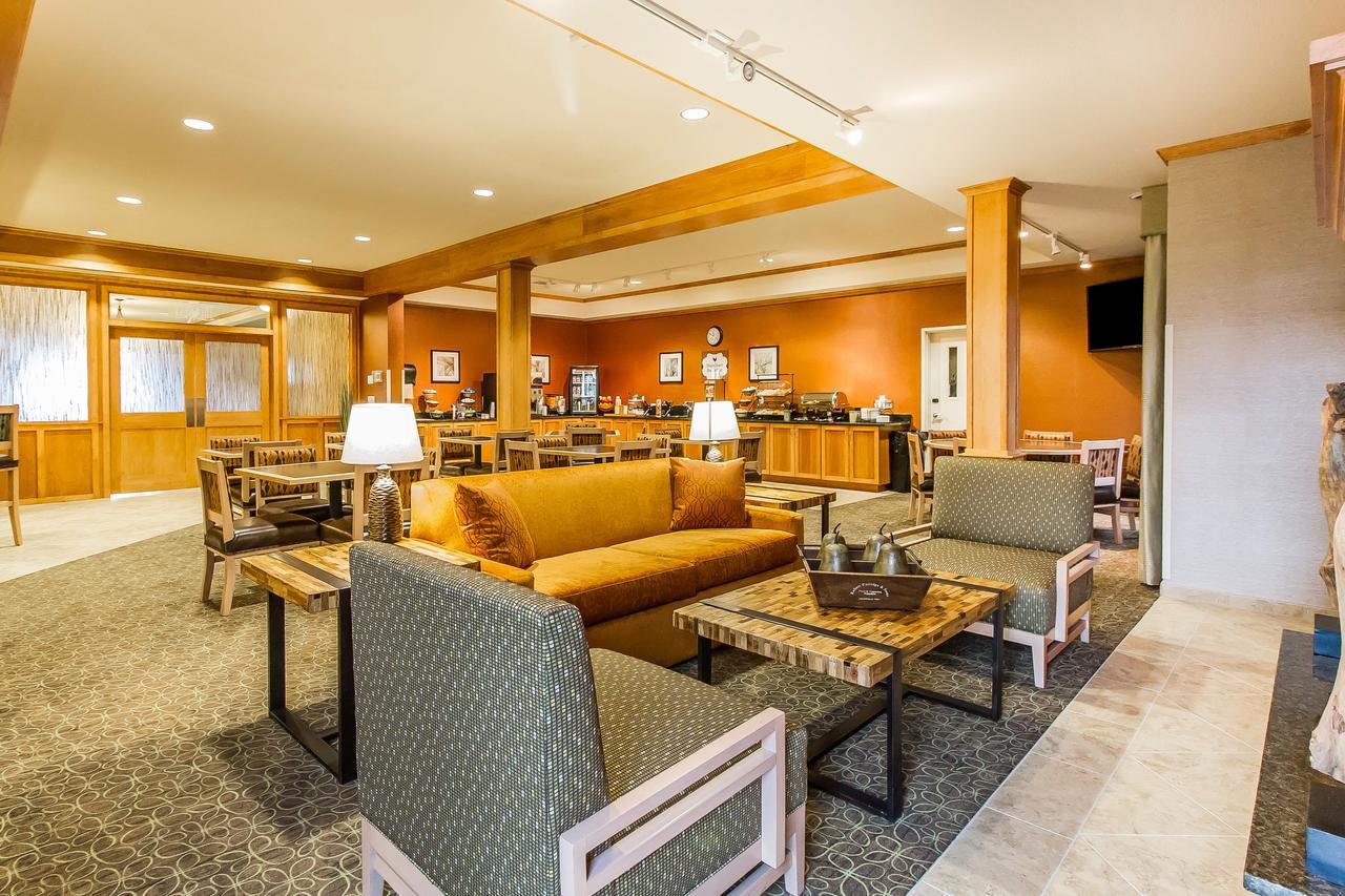 Mainstay Suites Stanley Bagian luar foto
