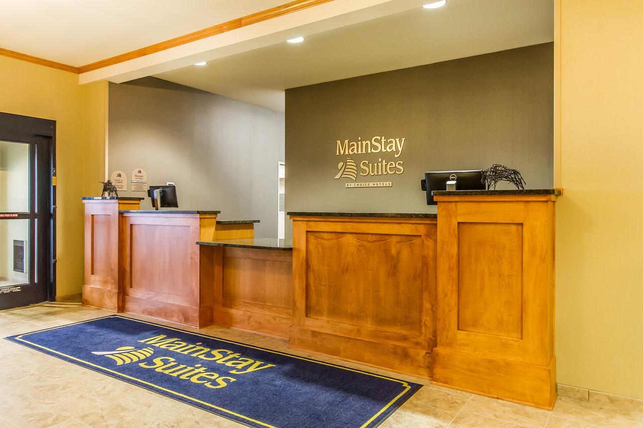 Mainstay Suites Stanley Bagian luar foto