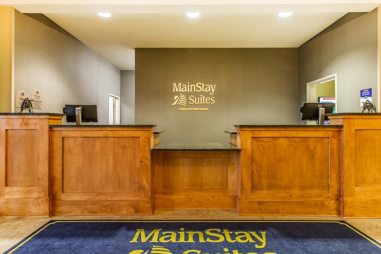 Mainstay Suites Stanley Bagian luar foto