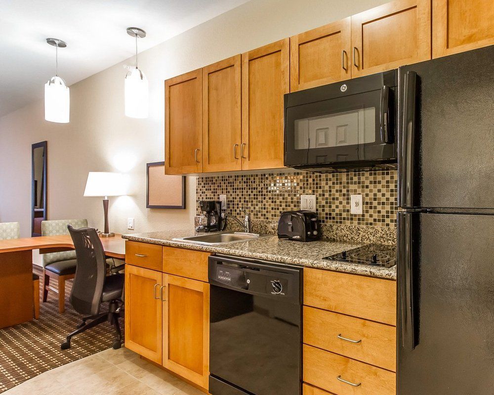 Mainstay Suites Stanley Bagian luar foto