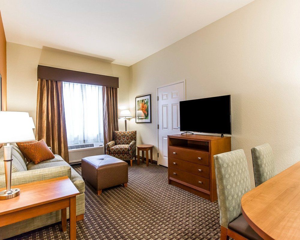 Mainstay Suites Stanley Bagian luar foto