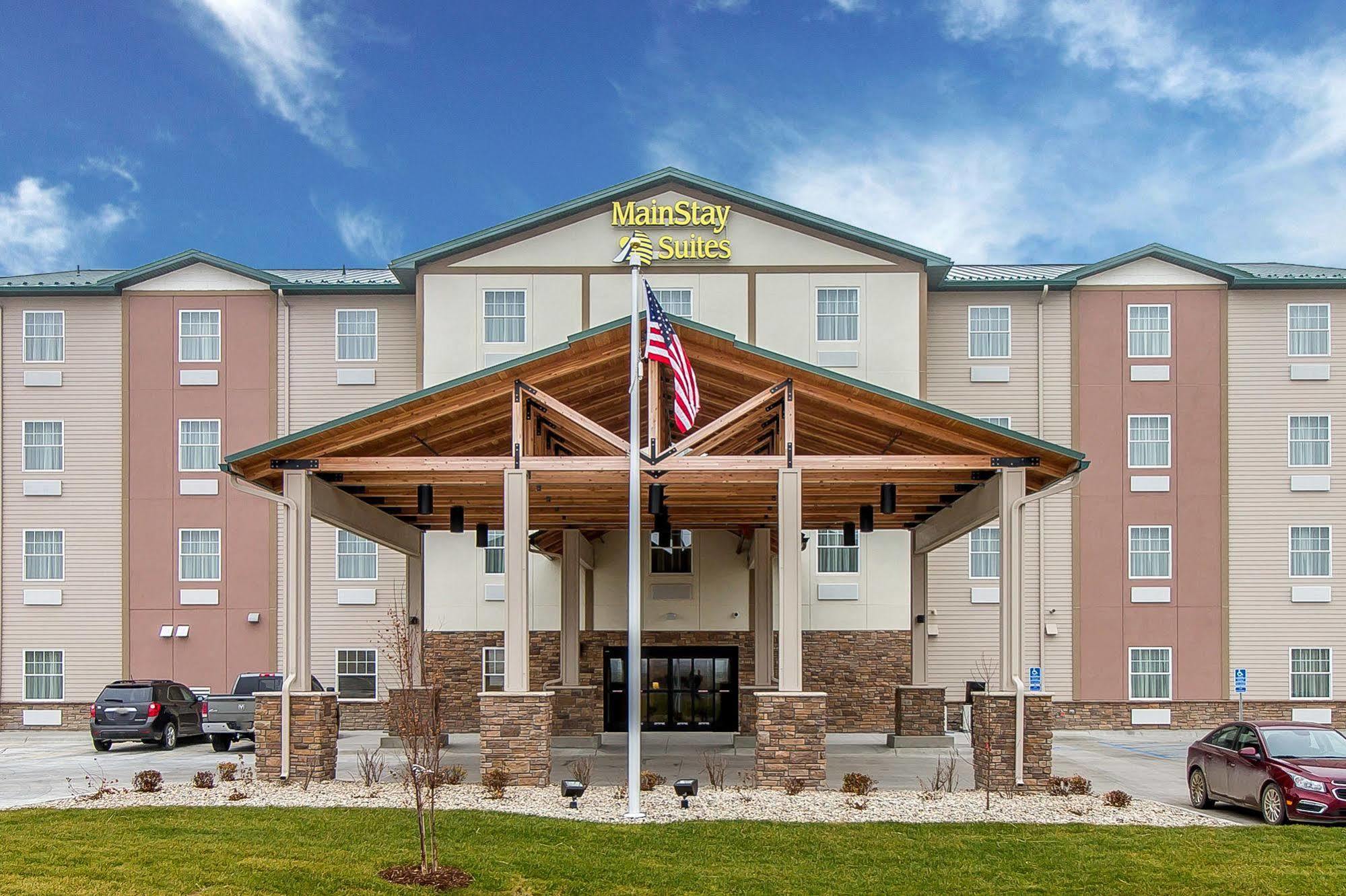 Mainstay Suites Stanley Bagian luar foto