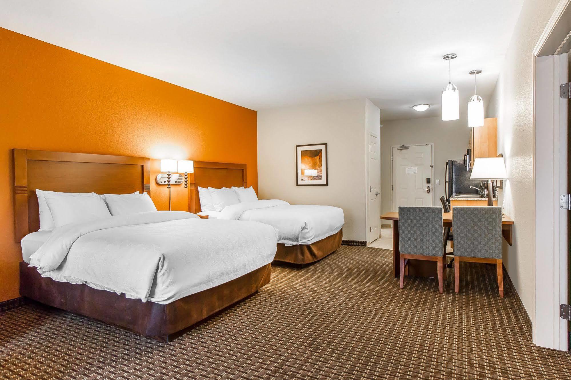 Mainstay Suites Stanley Bagian luar foto