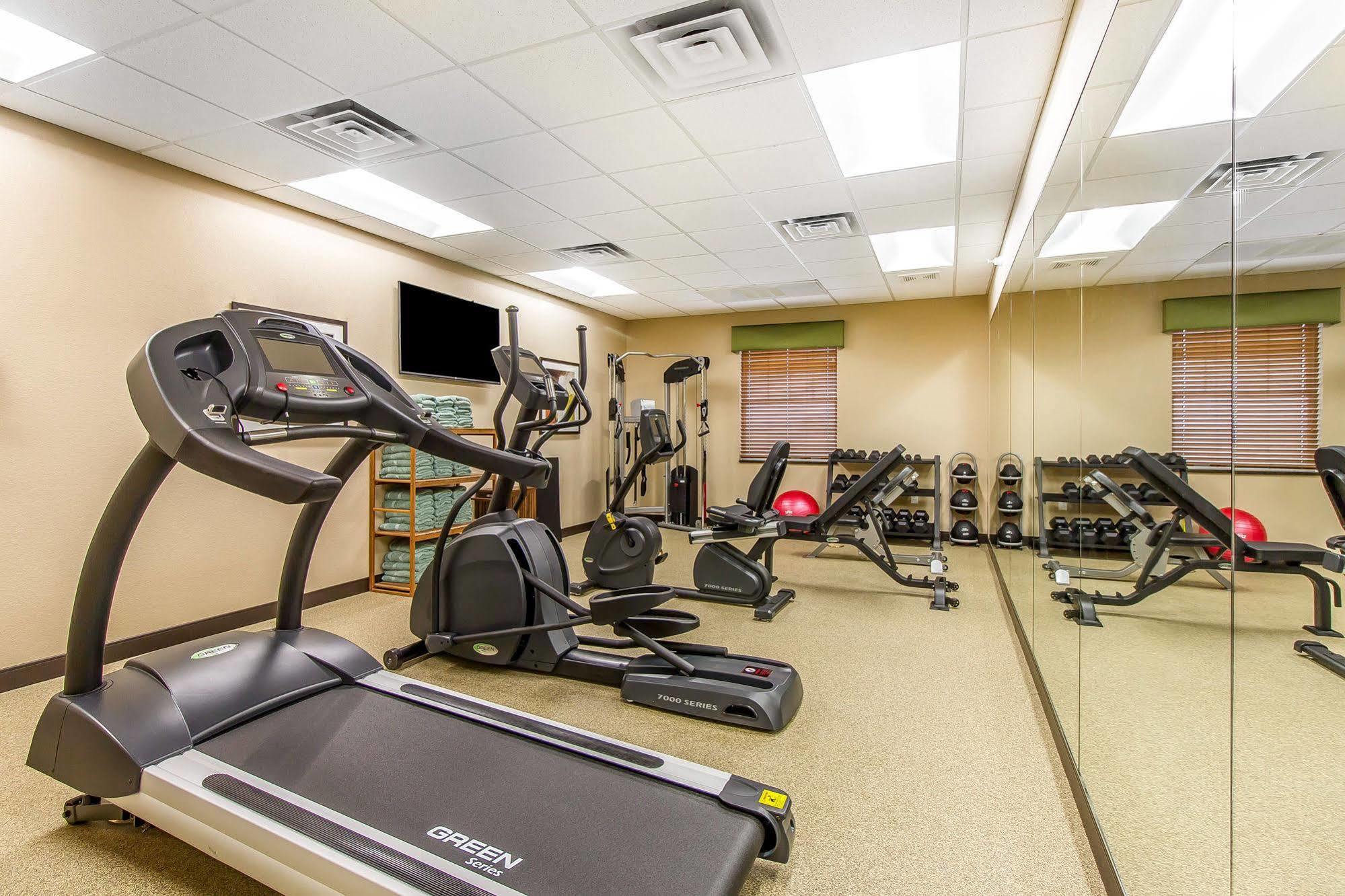 Mainstay Suites Stanley Bagian luar foto