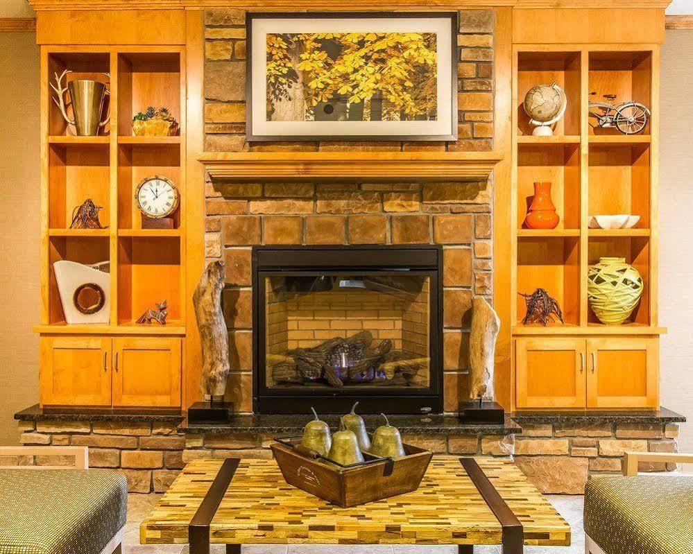 Mainstay Suites Stanley Bagian luar foto