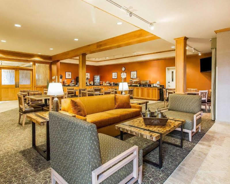 Mainstay Suites Stanley Bagian luar foto