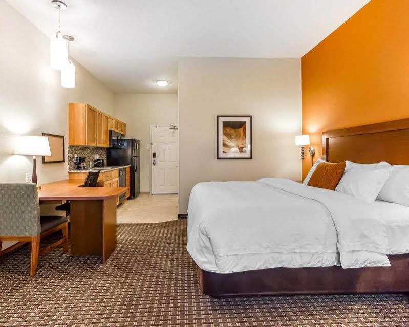 Mainstay Suites Stanley Bagian luar foto