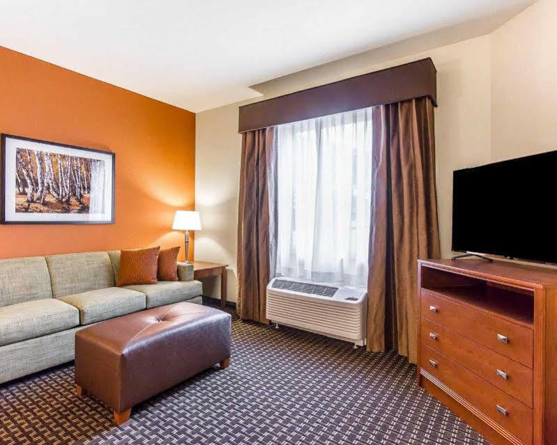 Mainstay Suites Stanley Bagian luar foto