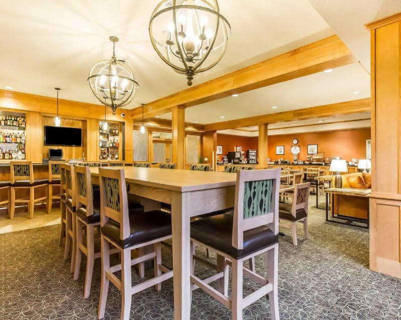 Mainstay Suites Stanley Bagian luar foto